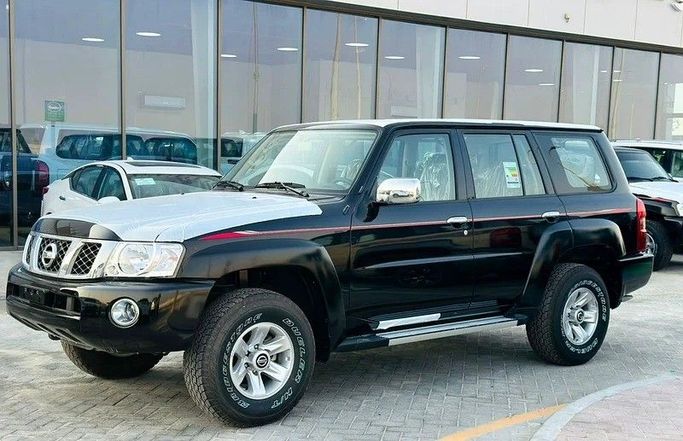 New Nissan Patrol V (Y61) Facelift, 4.8 l, 2024 in Abu Dhabi by Al Lulu Cars, Black color. GCC Specs | AUTO.AE