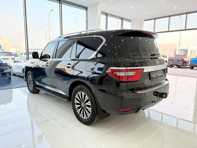 Подержанный Nissan Patrol VI (Y62) Рестайлинг 2, 5.6 л, 2020 в Абу-Даби от Al Bayan Motors Черный цвет. GCC | AUTO.AE