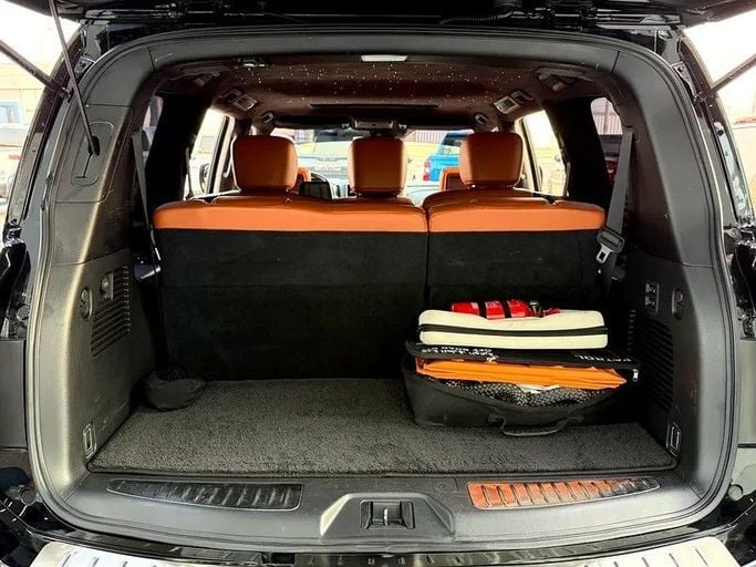 Подержанный Nissan Patrol VI (Y62) Рестайлинг 2, 5.6 л, 2020 в Абу-Даби от Al Bayan Motors Черный цвет. GCC | AUTO.AE