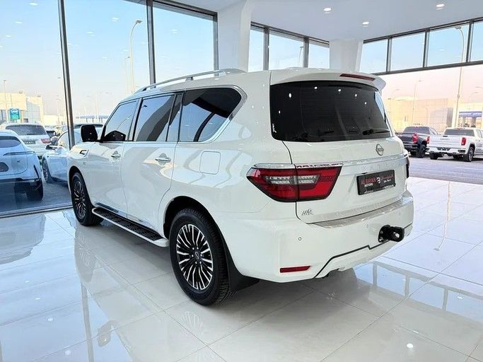 Used Nissan Patrol VI (Y62) Facelift 2, 5.6 l, 2022 in Abu Dhabi by Al Bayan Motors, White color. GCC Specs | AUTO.AE
