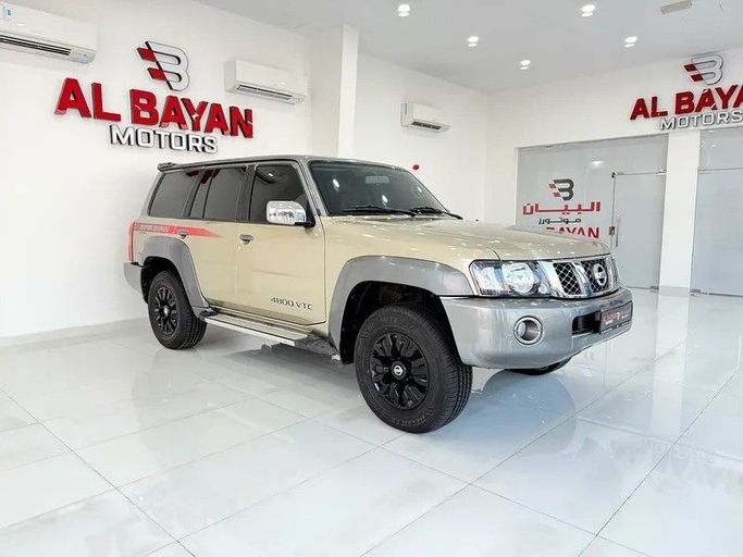 Used Nissan Patrol V (Y61) Facelift, 4.8 l, 2019 in Abu Dhabi by Al Bayan Motors, Golden color. GCC Specs | AUTO.AE