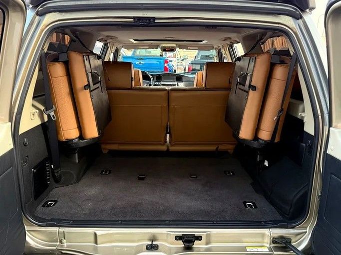 Used Nissan Patrol V (Y61) Facelift, 4.8 l, 2019 in Abu Dhabi by Al Bayan Motors, Golden color. GCC Specs | AUTO.AE