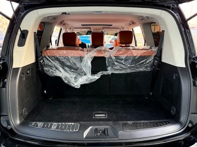 Used Nissan Patrol VI (Y62) Facelift 2, 5.6 l, 2024 in Abu Dhabi by Al Bayan Motors, Black color. GCC Specs | AUTO.AE