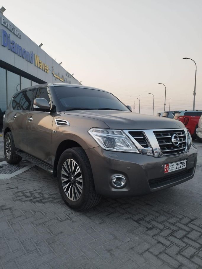 Подержанный Nissan Patrol VI (Y62) Рестайлинг, 5.6 л, 2018 в Абу-Даби от Diamond Waves Motors Коричневый цвет. Other | AUTO.AE