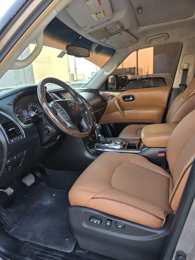 Подержанный Nissan Patrol VI (Y62) Рестайлинг, 5.6 л, 2015 в Абу-Даби от Diamond Waves Motors Серый цвет. Other | AUTO.AE