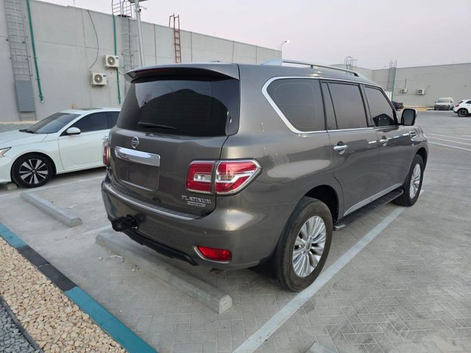Подержанный Nissan Patrol VI (Y62) Рестайлинг, 5.6 л, 2015 в Абу-Даби от Diamond Waves Motors Серый цвет. Other | AUTO.AE