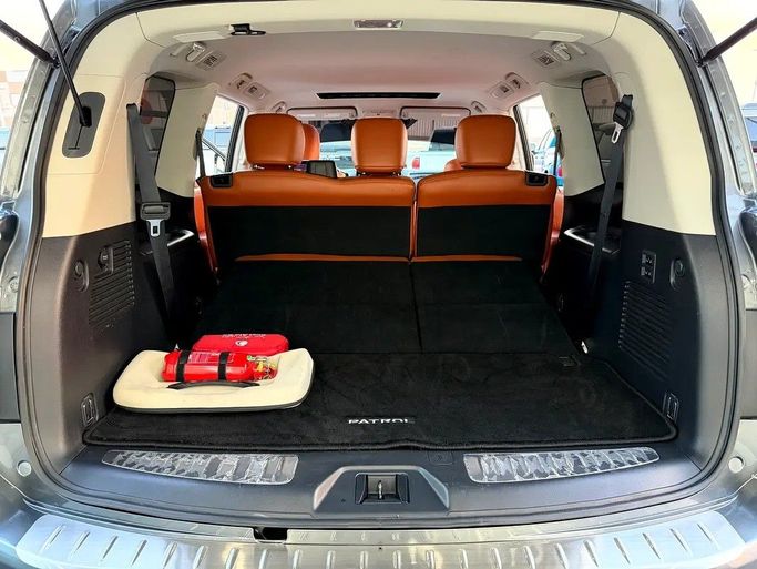 Used Nissan Patrol VI (Y62) Facelift 2, 4.0 l, 2022 in Abu Dhabi by Al Bayan Motors, Grey color. GCC Specs | AUTO.AE