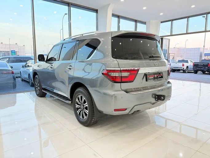 Used Nissan Patrol VI (Y62) Facelift 2, 4.0 l, 2022 in Abu Dhabi by Al Bayan Motors, Grey color. GCC Specs | AUTO.AE