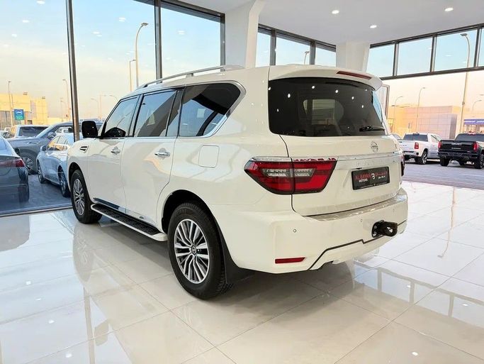 Used Nissan Patrol VI (Y62) Facelift 2, 4.0 l, 2020 in Abu Dhabi by Al Bayan Motors, White color. GCC Specs | AUTO.AE