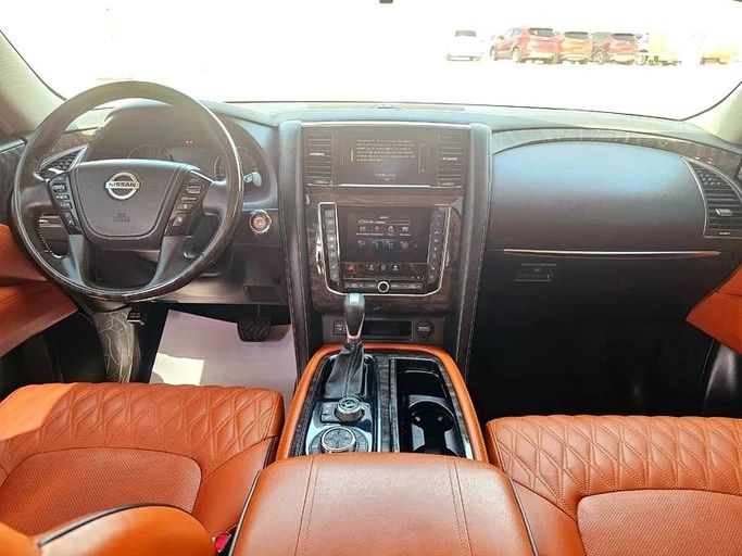 مستعملة Nissan Patrol عملية شد الوجه VI (Y62) 2, 5.6 l, 2021 في في أبو ظبي من Al Asad Automobile Showroom، اللون أبيض. مواصفات الخليج | AUTO.AE