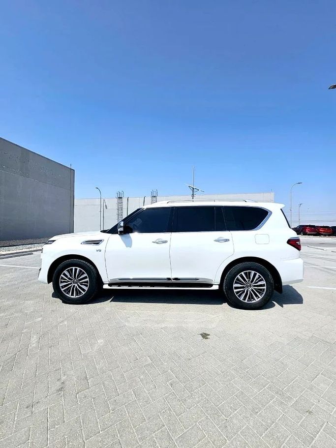 مستعملة Nissan Patrol عملية شد الوجه VI (Y62) 2, 5.6 l, 2021 في في أبو ظبي من Al Asad Automobile Showroom، اللون أبيض. مواصفات الخليج | AUTO.AE
