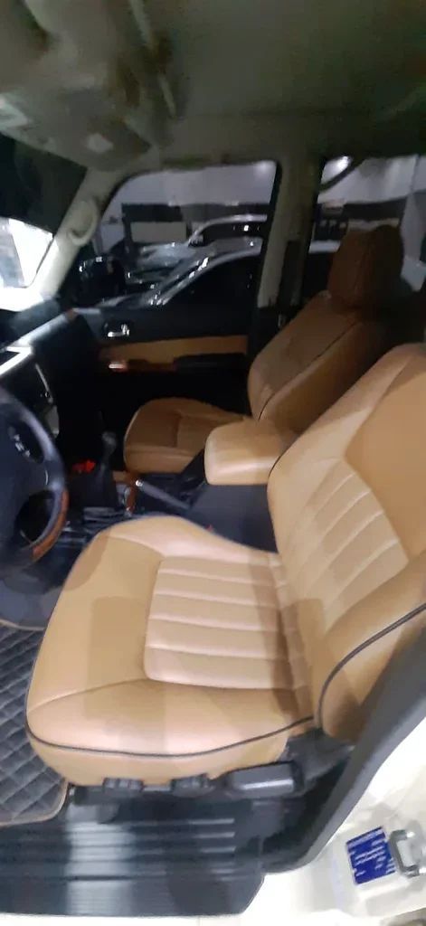 Used Nissan Patrol V (Y61) Facelift, 4.8 l, 2016 in Abu Dhabi by Al Asad Automobile Showroom, Beige color. GCC Specs | AUTO.AE