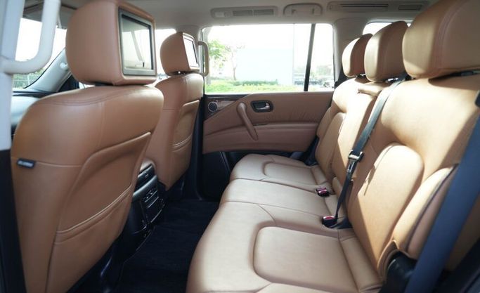 Подержанный Nissan Patrol VI (Y62) Рестайлинг, 4.0 л, 2018 в Абу-Даби от Advantage Motors Белый цвет. GCC | AUTO.AE