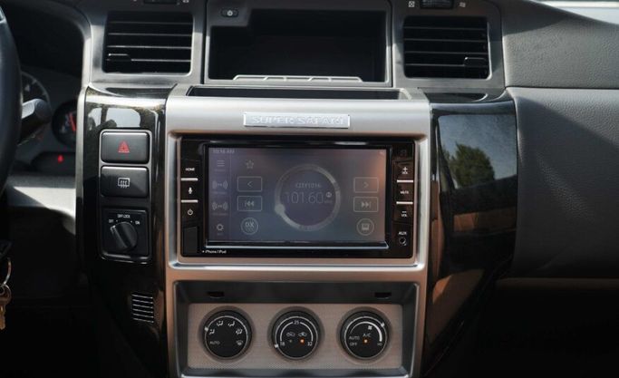 Used Nissan Patrol V (Y61) Facelift, 4.8 l, 2022 in Abu Dhabi by Advantage Motors, Golden color. GCC Specs | AUTO.AE