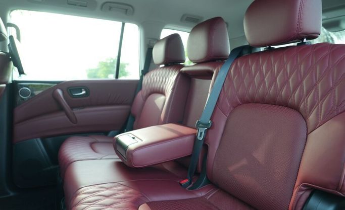 Подержанный Nissan Patrol VI (Y62) Рестайлинг 2, 3.5 л, 2023 в Абу-Даби от Advantage Motors Черный цвет. GCC | AUTO.AE