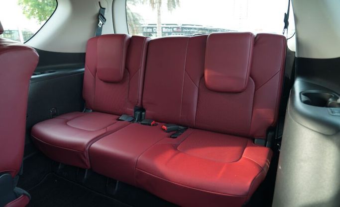 Подержанный Nissan Patrol VI (Y62) Рестайлинг 2, 3.5 л, 2023 в Абу-Даби от Advantage Motors Черный цвет. GCC | AUTO.AE