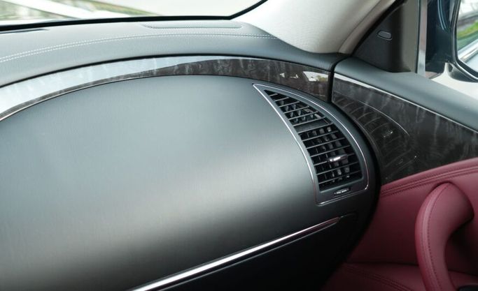 Подержанный Nissan Patrol VI (Y62) Рестайлинг 2, 3.5 л, 2023 в Абу-Даби от Advantage Motors Черный цвет. GCC | AUTO.AE