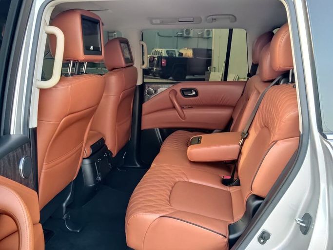 Used Nissan Patrol VI (Y62) Facelift 2, 4.0 l, 2020 in Abu Dhabi by Al Fajr Automobile showroom, Silver color. Other | AUTO.AE