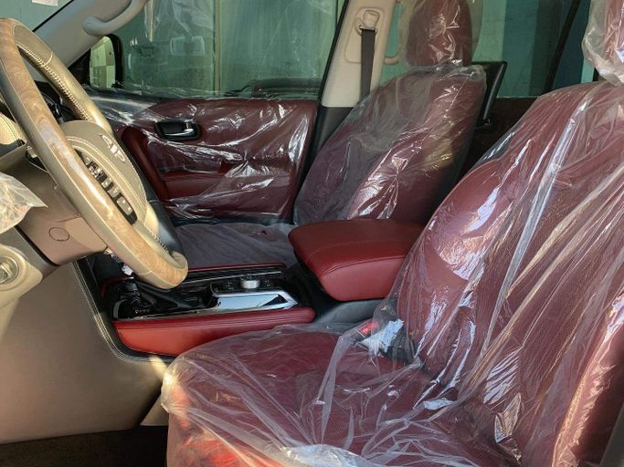 مستعملة Nissan Patrol عملية شد الوجه VI (Y62) 2, 4.0 l, 2023 في في أبو ظبي من Al Fajr Automobile showroom، اللون أبيض. أخرى | AUTO.AE