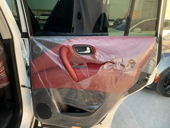 مستعملة Nissan Patrol عملية شد الوجه VI (Y62) 2, 4.0 l, 2023 في في أبو ظبي من Al Fajr Automobile showroom، اللون أبيض. أخرى | AUTO.AE