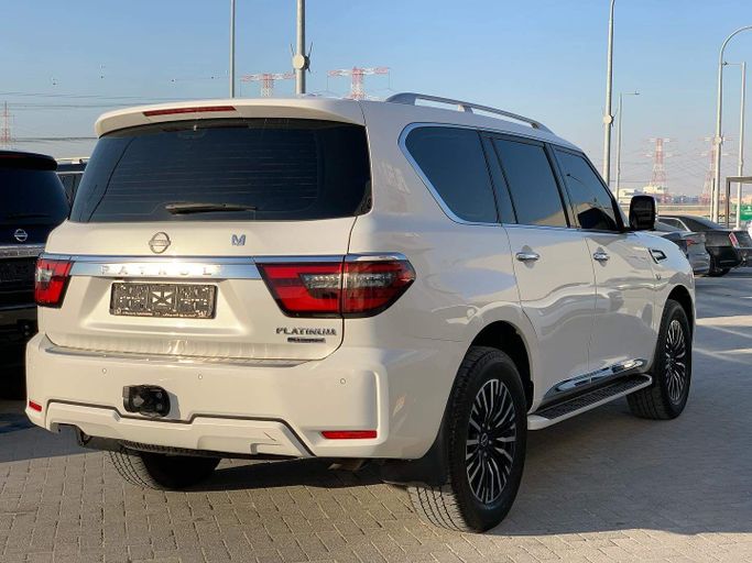مستعملة Nissan Patrol عملية شد الوجه VI (Y62) 2, 4.0 l, 2023 في في أبو ظبي من Al Fajr Automobile showroom، اللون أبيض. أخرى | AUTO.AE