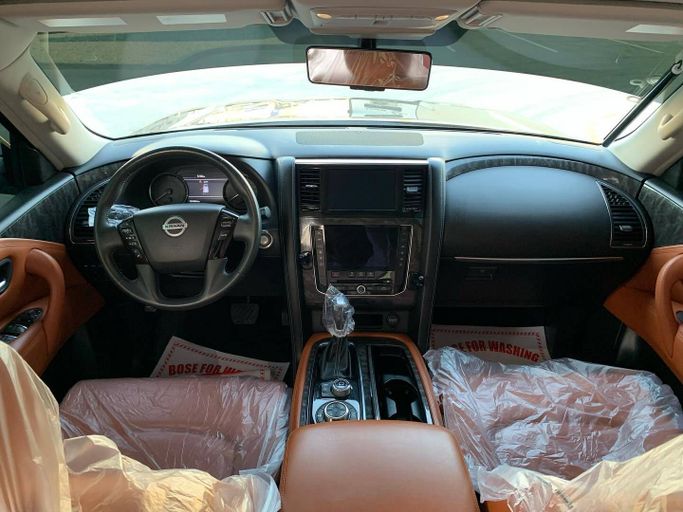 Подержанный Nissan Patrol VI (Y62) Рестайлинг 2, 5.6 л, 2021 в Абу-Даби от Al Fajr Automobile showroom Черный цвет. Other | AUTO.AE