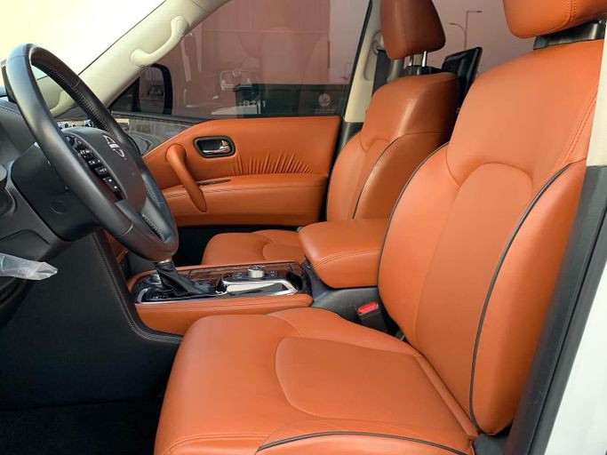 Used Nissan Patrol VI (Y62) Facelift 2, 5.6 l, 2022 in Abu Dhabi by Al Fajr Automobile showroom, White color. Other | AUTO.AE