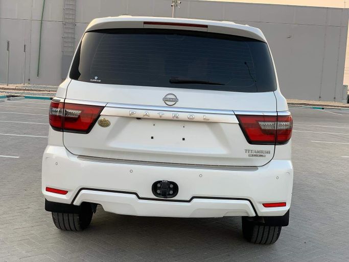 Used Nissan Patrol VI (Y62) Facelift 2, 5.6 l, 2022 in Abu Dhabi by Al Fajr Automobile showroom, White color. Other | AUTO.AE