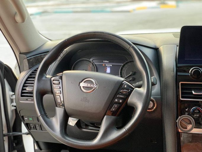 Used Nissan Patrol VI (Y62) Facelift 2, 5.6 l, 2022 in Abu Dhabi by Al Fajr Automobile showroom, White color. Other | AUTO.AE