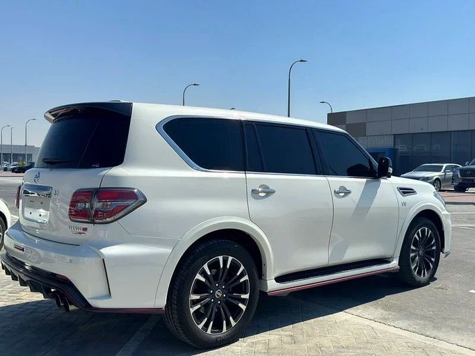 Used Nissan Patrol VI (Y62) Facelift, 5.6 l, 2019 in Abu Dhabi by Super Class Cars Showroom, White color. GCC Specs | AUTO.AE