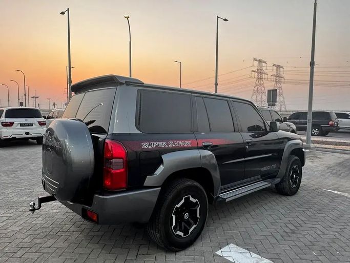 Used Nissan Patrol V (Y61) Facelift, 4.8 l, 2022 in Abu Dhabi by Super Class Cars Showroom, Black color. GCC Specs | AUTO.AE