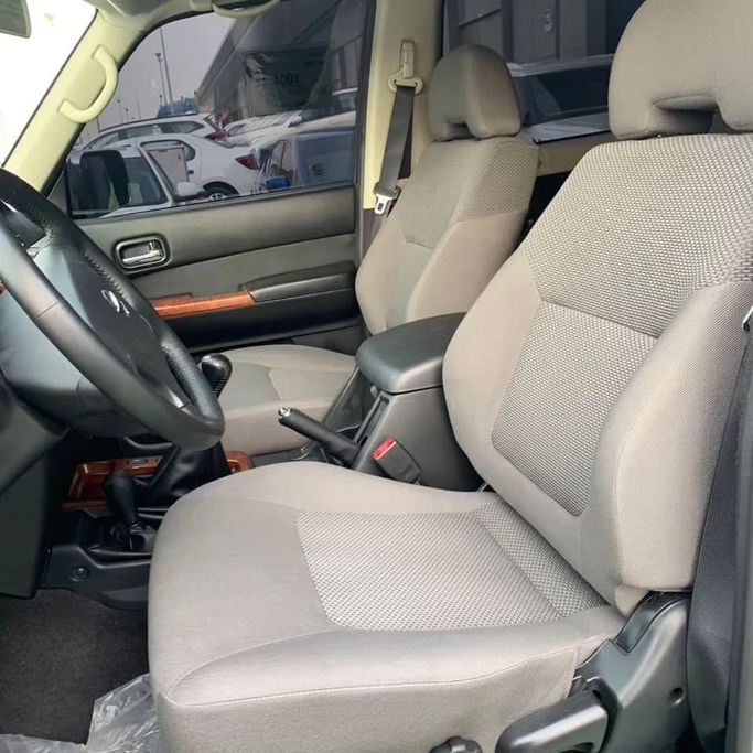 Used Nissan Patrol V (Y61) Facelift, 4.8 l, 2021 in Abu Dhabi by Al Fajr Automobile showroom, White color. GCC Specs | AUTO.AE