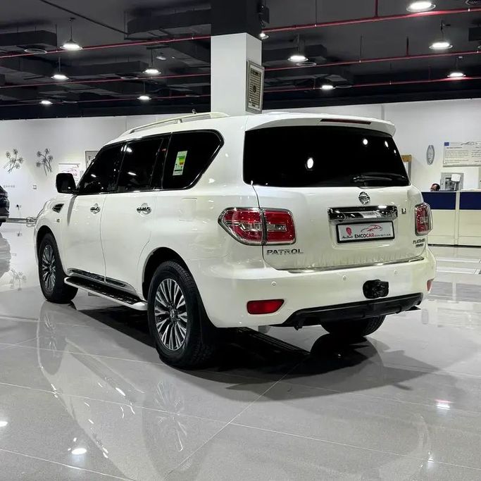 Подержанный Nissan Patrol VI (Y62) Рестайлинг, 4.0 л, 2019 в Абу-Даби от Emco car Белый цвет. Other | AUTO.AE