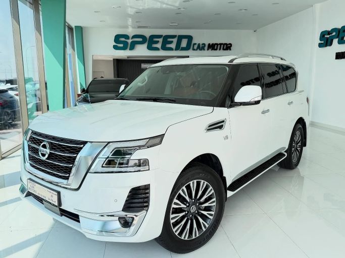 Подержанный Nissan Patrol VI (Y62) Рестайлинг 2, 5.6 л, 2024 в Абу-Даби от Speed Car Motors Белый цвет. GCC | AUTO.AE
