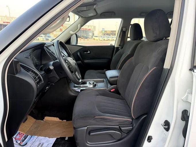Used Nissan Patrol VI (Y62) Facelift 2, 5.6 l, 2020 in Abu Dhabi by Al Laith Cars Showroom, White color. GCC Specs | AUTO.AE