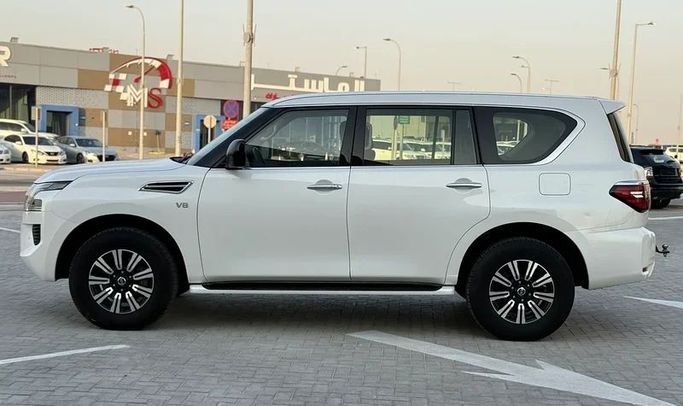 Used Nissan Patrol VI (Y62) Facelift 2, 5.6 l, 2020 in Abu Dhabi by Al Laith Cars Showroom, White color. GCC Specs | AUTO.AE