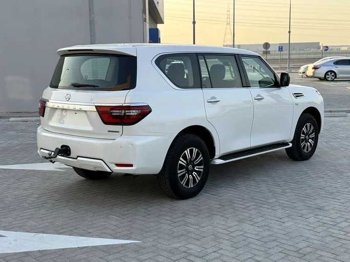 Used Nissan Patrol VI (Y62) Facelift 2, 5.6 l, 2020 in Abu Dhabi by Al Laith Cars Showroom, White color. GCC Specs | AUTO.AE