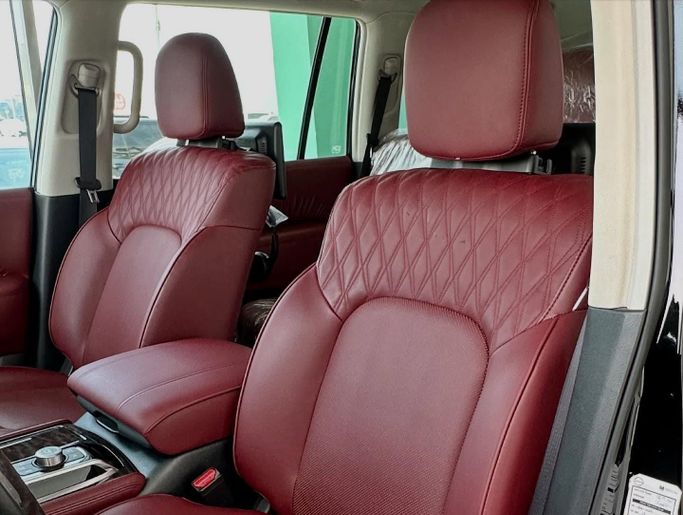 Подержанный Nissan Patrol VI (Y62) Рестайлинг 2, 5.6 л, 2024 в Абу-Даби от Speed Car Motors Черный цвет. GCC | AUTO.AE