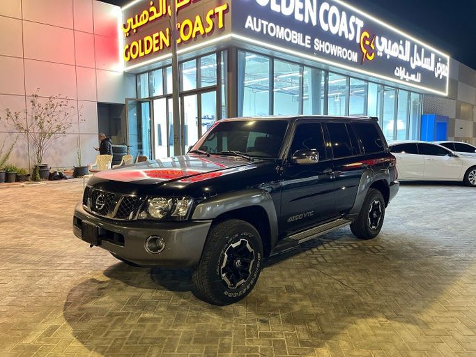 Used Nissan Patrol V (Y61) Facelift, 4.8 l, 2022 in Abu Dhabi by Golden coast automobile showroom, Black color.  | AUTO.AE