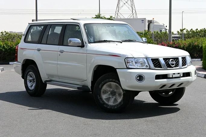 New Nissan Patrol V (Y61) Facelift, 4.8 l, 2024 in Abu Dhabi by Extra Car Showroom, White color. GCC Specs | AUTO.AE