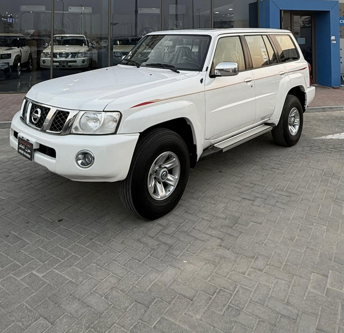 Подержанный Nissan Patrol V (Y61) Рестайлинг, 4.8 л, 2021 в Абу-Даби от Around The World Auto Mobile Белый цвет. Other | AUTO.AE