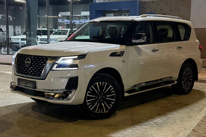 Подержанный Nissan Patrol VI (Y62) Рестайлинг 2, 5.6 л, 2024 в Абу-Даби от Around The World Auto Mobile Белый цвет. Other | AUTO.AE