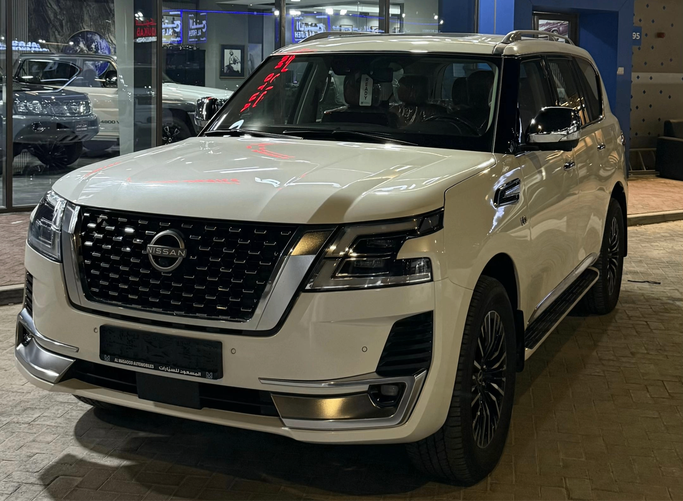 Подержанный Nissan Patrol VI (Y62) Рестайлинг 2, 5.6 л, 2024 в Абу-Даби от Around The World Auto Mobile Белый цвет. GCC | AUTO.AE