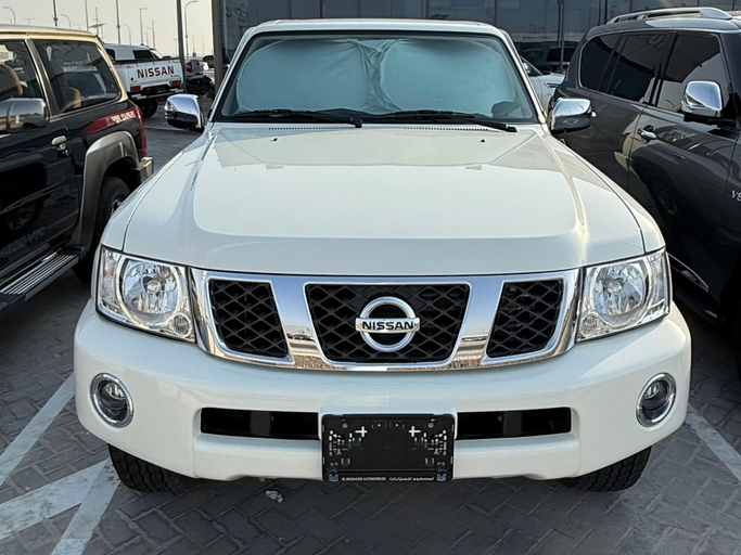 Used Nissan Patrol V (Y61) Facelift, 4.8 l, 2024 in Abu Dhabi by Around The World Auto Mobile, White color. Other | AUTO.AE