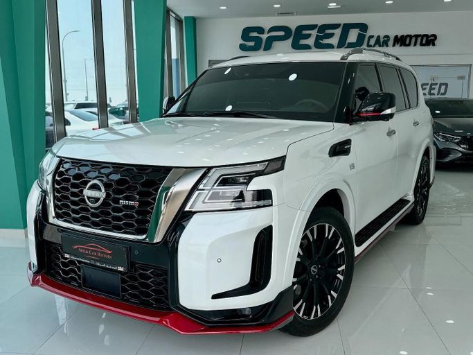 Подержанный Nissan Patrol VI (Y62) Рестайлинг 2, 5.6 л, 2022 в Абу-Даби от Speed Car Motors Белый цвет.  | AUTO.AE
