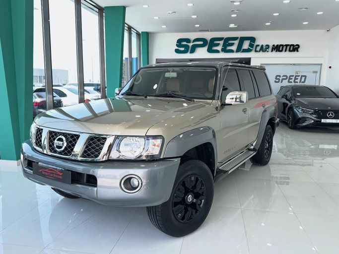 Подержанный Nissan Patrol V (Y61) Рестайлинг, 4.8 л, 2019 в Абу-Даби от Speed Car Motors Серый цвет. GCC | AUTO.AE