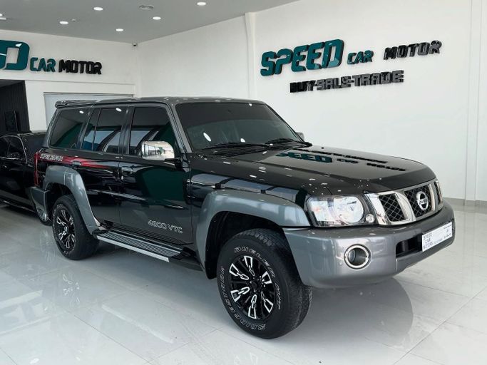 Подержанный Nissan Patrol V (Y61) Рестайлинг, 4.8 л, 2023 в Абу-Даби от Speed Car Motors Черный цвет.  | AUTO.AE