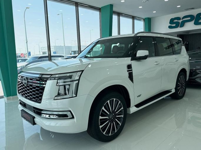 Подержанный Nissan Patrol VII (Y63), 3.8 л, 2024 в Абу-Даби от Speed Car Motors Белый цвет.  | AUTO.AE