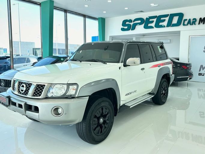 Used Nissan Patrol V (Y61) Facelift, 4.8 l, 2017 in Abu Dhabi by Speed Car Motors, White color.  | AUTO.AE