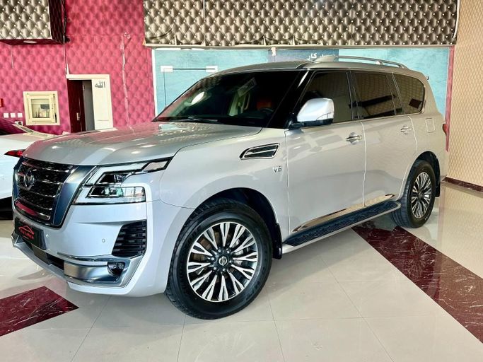 Used Nissan Patrol VI (Y62) Facelift 2, 5.6 l, 2021 in Abu Dhabi by Speed Car Motors, Silver color.  | AUTO.AE